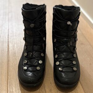 Russell & Bromley Aquatalia snow boots